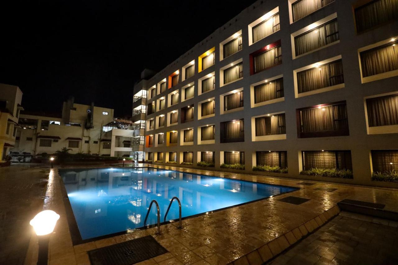 Hotel Atithi, Aurangabad Εξωτερικό φωτογραφία