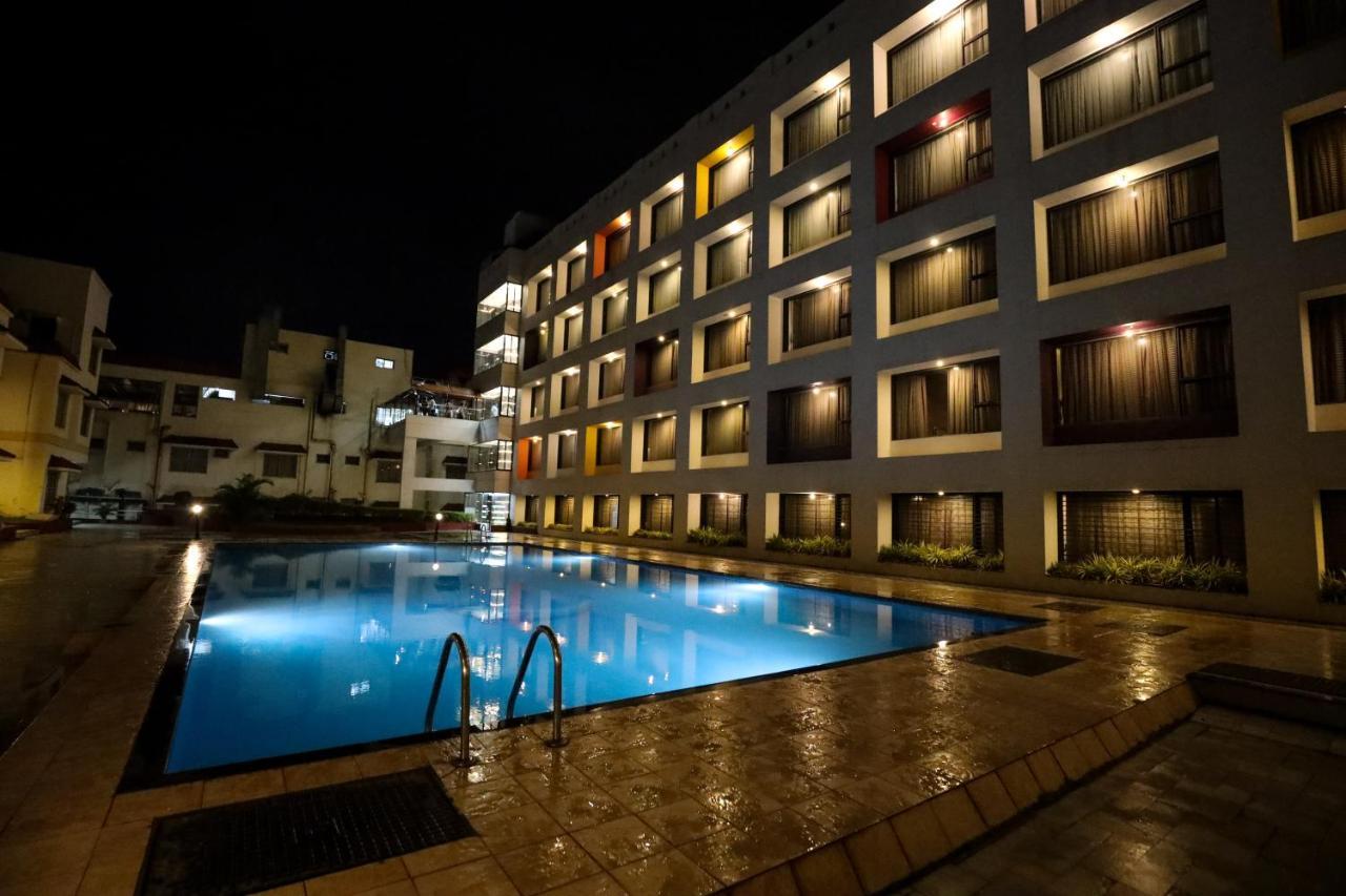 Hotel Atithi, Aurangabad Εξωτερικό φωτογραφία